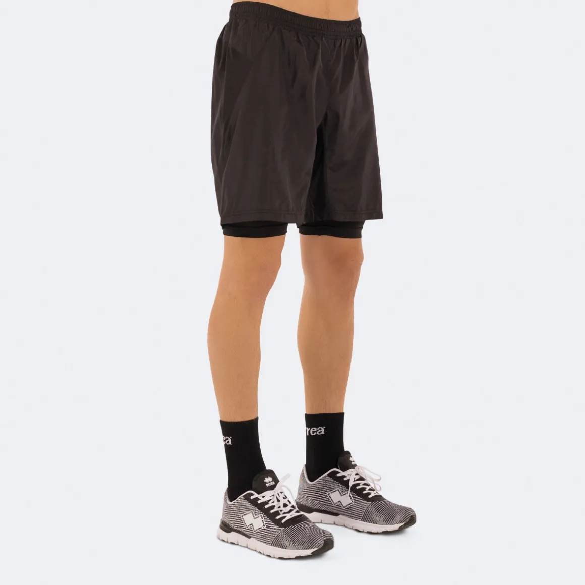 Short running da uomo Mills